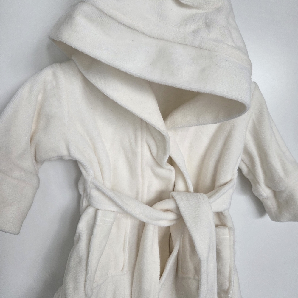 Cozy Cream Bear Hooded bathrobe - Picture 2 of 6